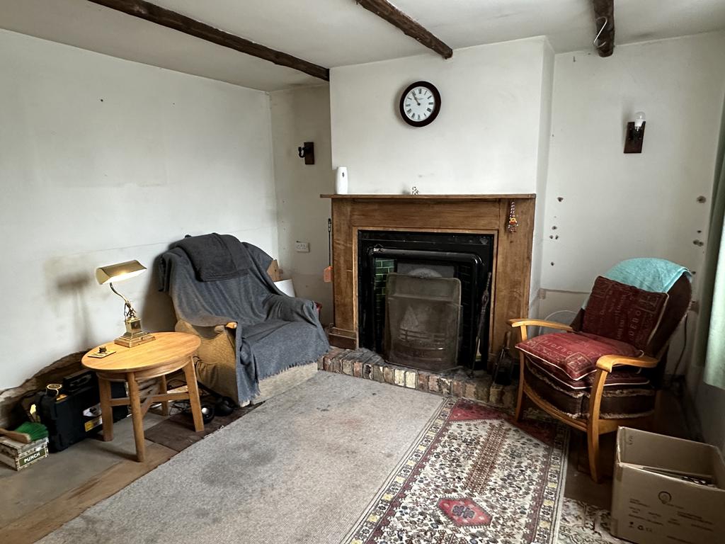 Livin g Room 2.JPG