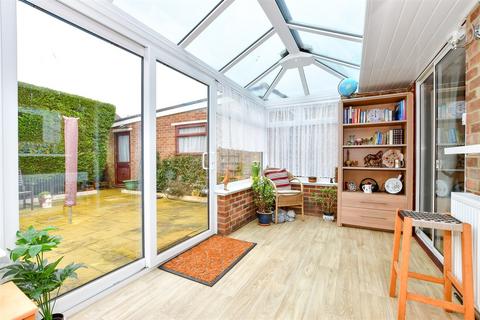 6 Joyes Close, Whitfield, Dover, CT16 3LS