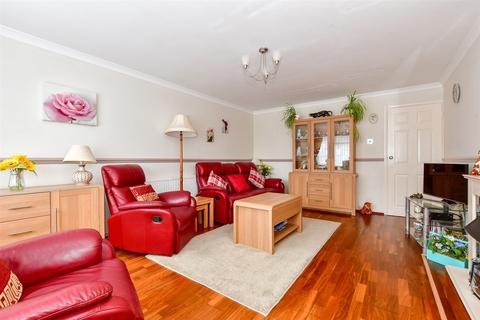 6 Joyes Close, Whitfield, Dover, CT16 3LS