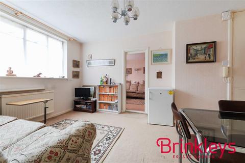 1 bedroom apartment for sale, Harwood Court, Upper Richmond Road, London