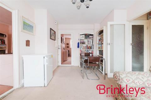 1 bedroom apartment for sale, Harwood Court, Upper Richmond Road, London