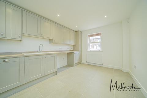4 bedroom semi-detached house to rent - Leigh Road, Atherton, Manchester, M46