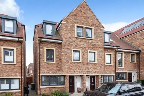 20 Acorn Way, Orpington, BR6 7FG