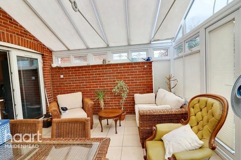 3 bedroom end of terrace house for sale, Stonefield Park, Maidenhead