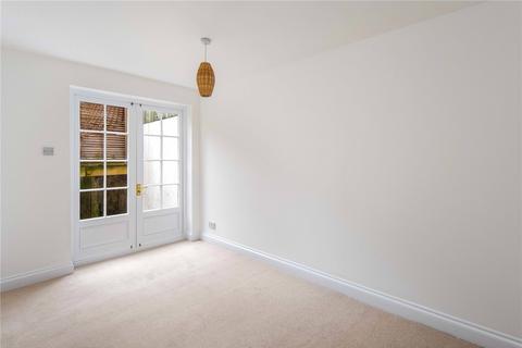 Flat 1, 52 Tredegar Square, London, E3 5AQ