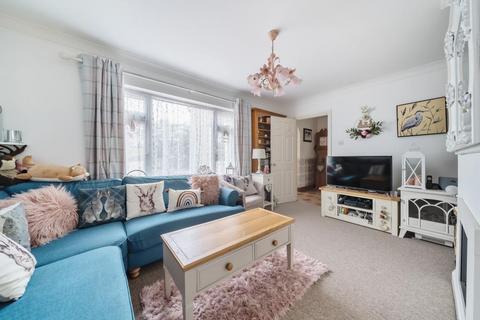 26 Greenway, Chesham, HP5 2BX