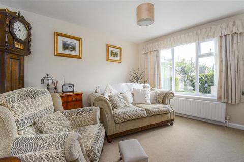 17 Broombank, Huddersfield, HD2 2DJ
