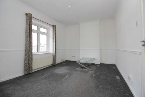 2 bedroom apartment to rent, Barry Road, Barry. CF63 1BA