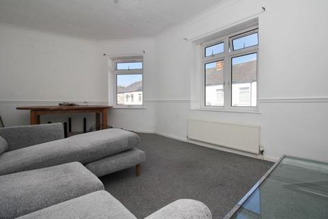 2 bedroom apartment to rent, Barry Road, Barry. CF63 1BA
