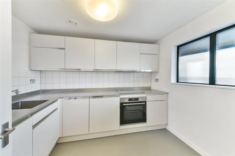 4 bedroom apartment to rent, St. Leonards Road, London, E14