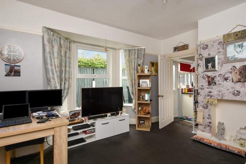 2 bedroom apartment for sale, High Street, Shoebury Village, Shoeburyness, Essex, SS3