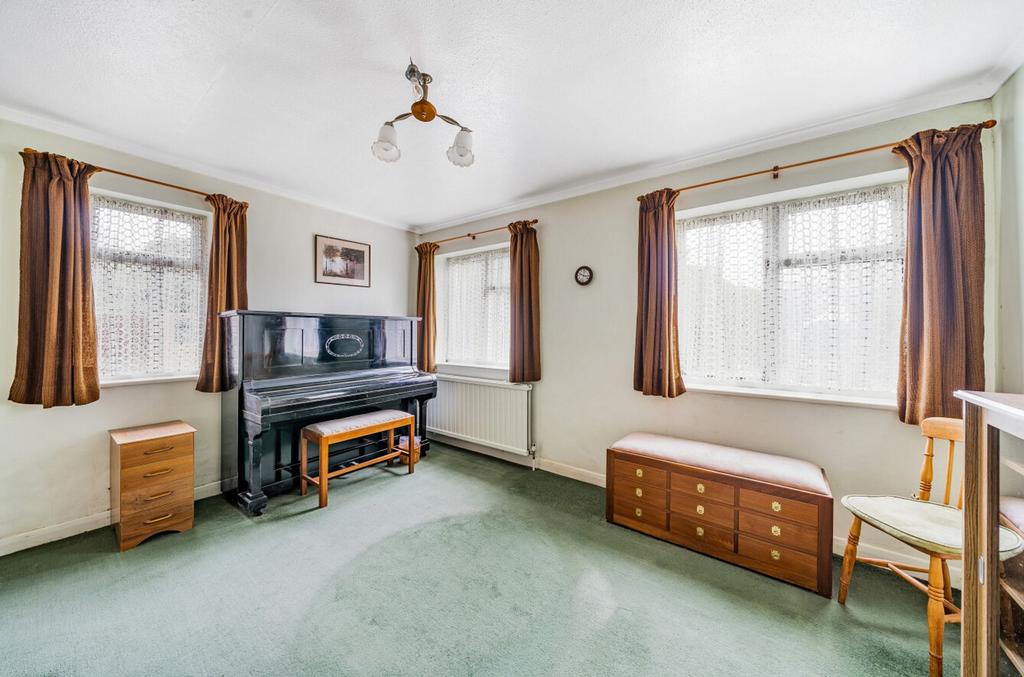 Sitting Room/Bedroom