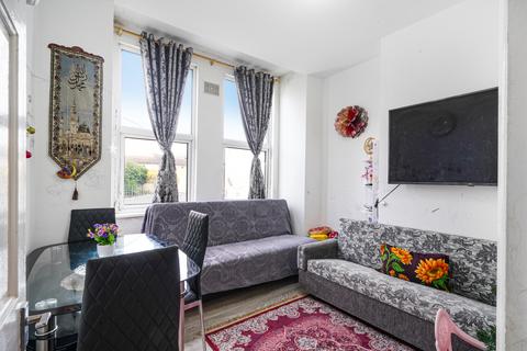 2 bedroom apartment for sale, Gurney Road, London, E15