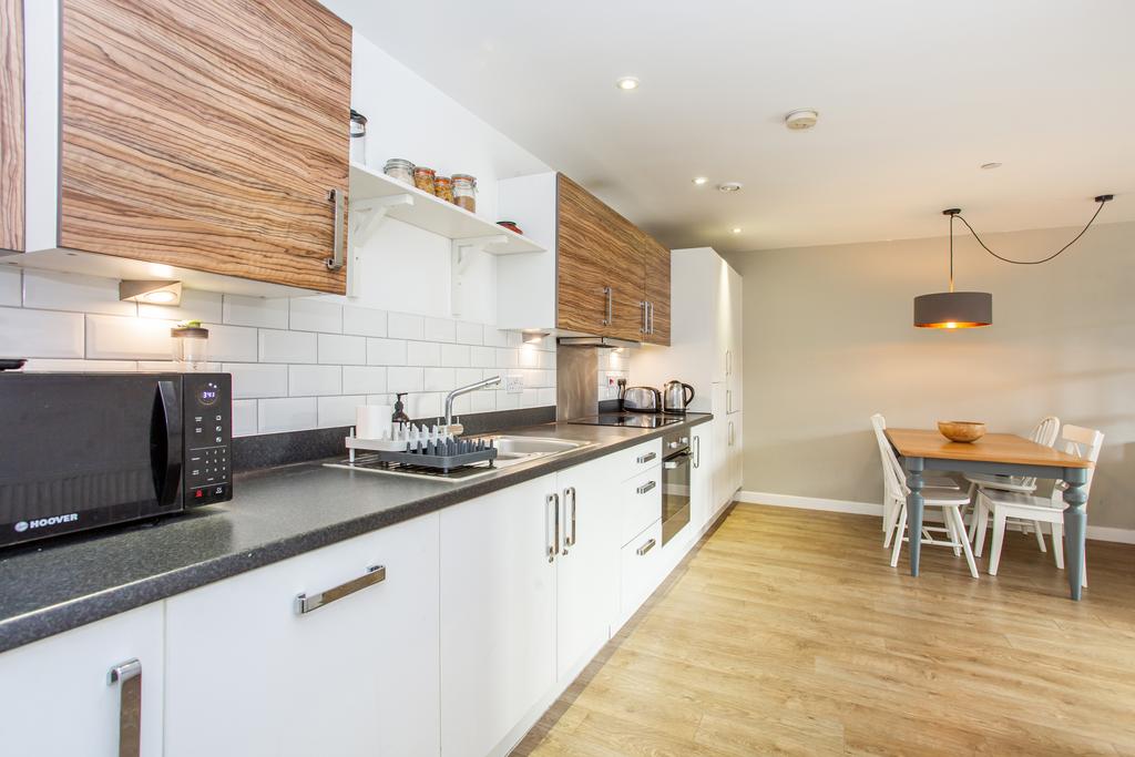 Kitchen/Dining Area