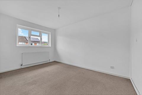 12 Tudor Walk, Leatherhead, KT22 7HX