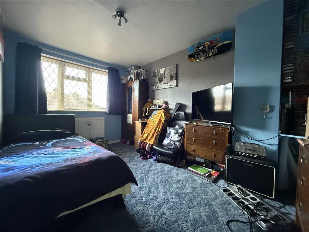 Bedroom (front)