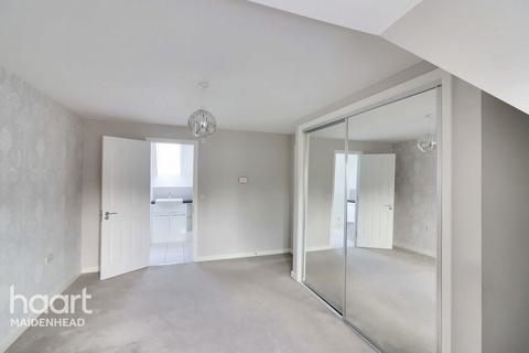 21 Buchanan Way, Binfield, Bracknell, RG42 4FE