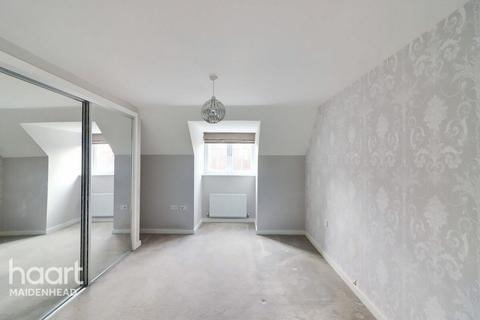 21 Buchanan Way, Binfield, Bracknell, RG42 4FE