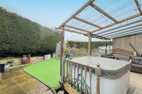 16 Robin Drive, Bradford, BD2 2HA
