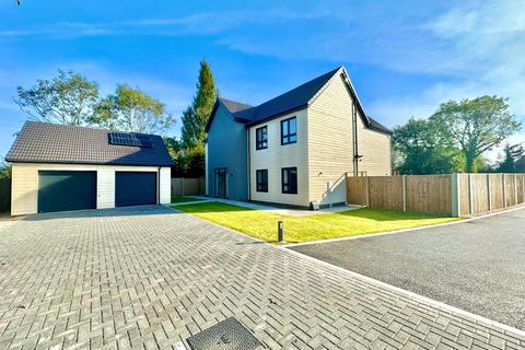 5 bedroom detached house for sale, Barn Farm, Wickford