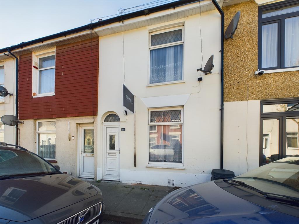 North end po2 2 bed terraced house 180 000