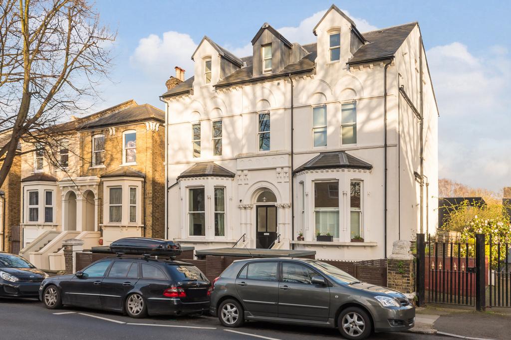 Barry Road, London, SE22 2 bed flat for sale £500,000