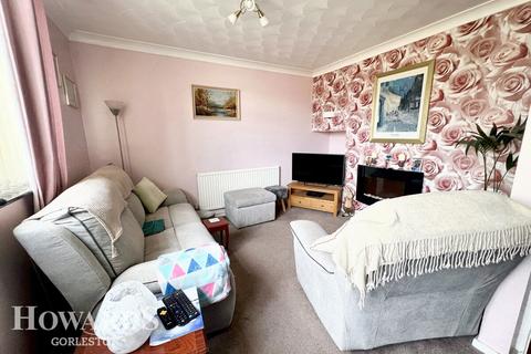 3 bedroom semi-detached house for sale, Durham Avenue, Great Yarmouth