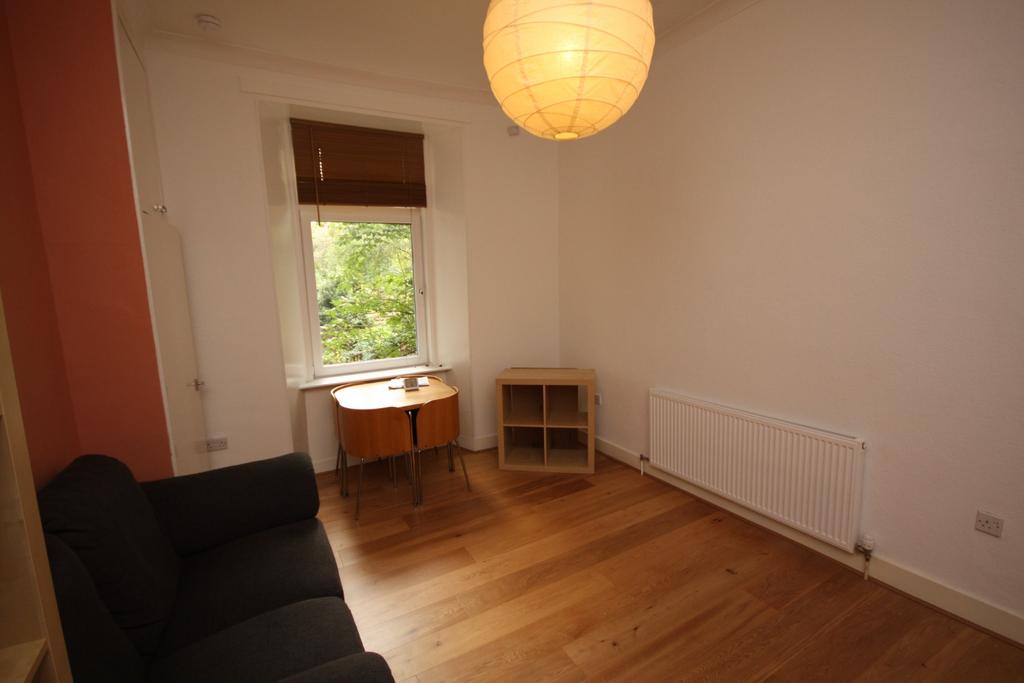 Apartment in Edinburgh - View 3