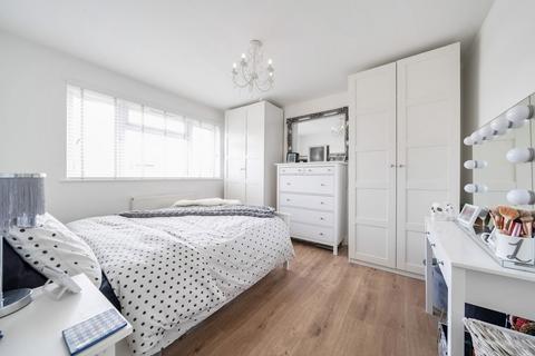9a Northdown Close, Ruislip, HA4 6JY