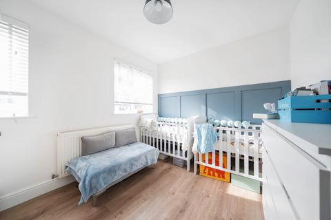 9a Northdown Close, Ruislip, HA4 6JY