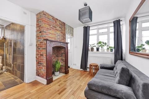 2 bedroom flat for sale, Harrington Hill, London E5
