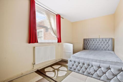 2 bedroom flat for sale, Homerton, London E9