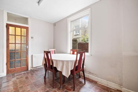 3 bedroom end of terrace house for sale - Clifden Road, London E5