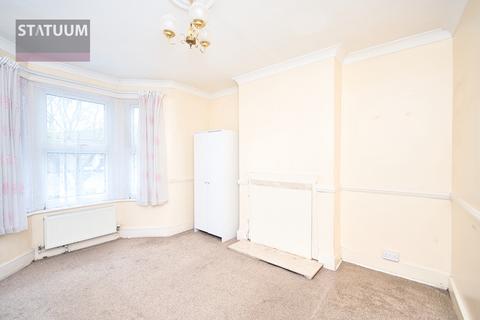 3 bedroom flat to rent - Ling Road, Canning Town, Newham, London, E16
