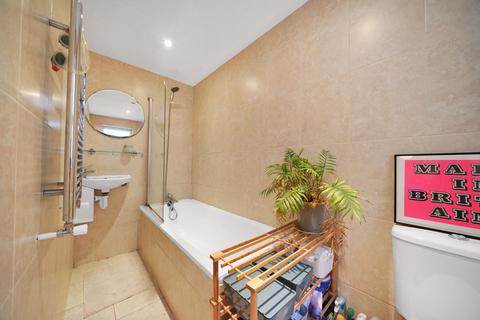 1 bedroom flat for sale, Dunlace Road, London E5