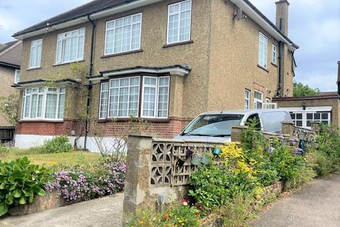 4 bedroom semi-detached house to rent - Ridgeview Road, London N20