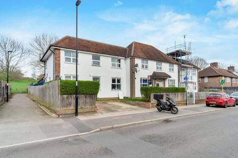2 bedroom flat for sale, Churchdown, Bromley, BR1