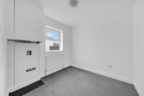 Flat 4, 24 Churchdown, Bromley, BR1 5PT