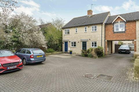 2 bedroom end of terrace house for sale - Redwing Close, Bicester, OX26