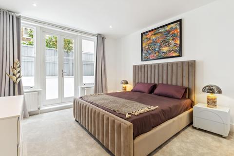 3 bedroom flat to rent, Hans Road, London, SW3