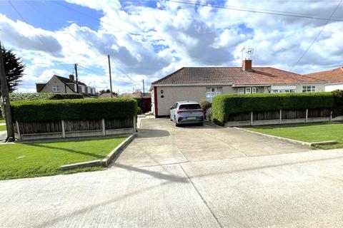 3 bedroom bungalow for sale - Giffords Cross Avenue, Corringham, Stanford-le-Hope, Essex, SS17