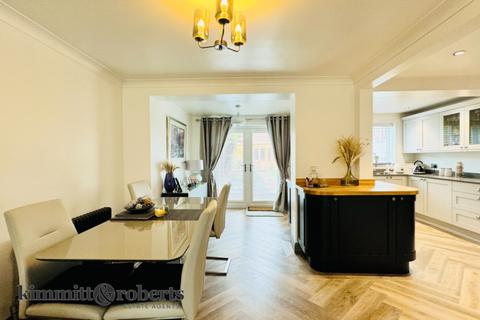 12 Lumsden Square, Murton, Seaham, SR7 9HP