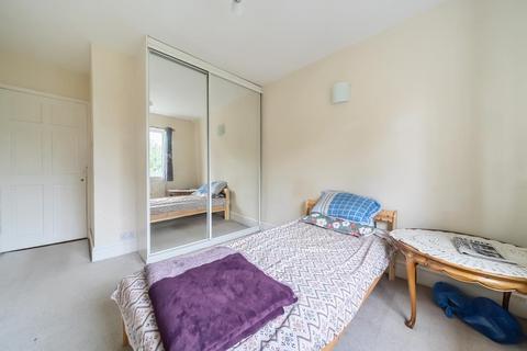 18 Hazel Crescent, Reading, RG2 7ND