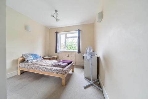 18 Hazel Crescent, Reading, RG2 7ND