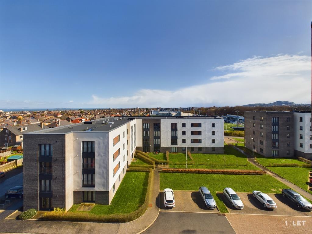 Arneil Drive, Crewe Toll, Edinburgh, EH5 2 bed flat £1,400 pcm (£323 pw)