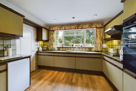 22 Eastern Close, Northampton, NN2 7AU