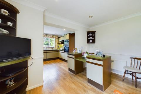 22 Eastern Close, Northampton, NN2 7AU