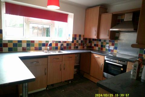 2 bedroom flat to rent, Dunningford Close, Hornchurch RM12