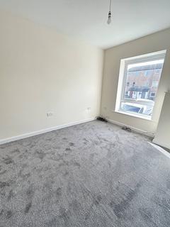 4 bedroom terraced house to rent, Kenninghall View, Sheffield S2