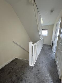 4 bedroom terraced house to rent, Kenninghall View, Sheffield S2